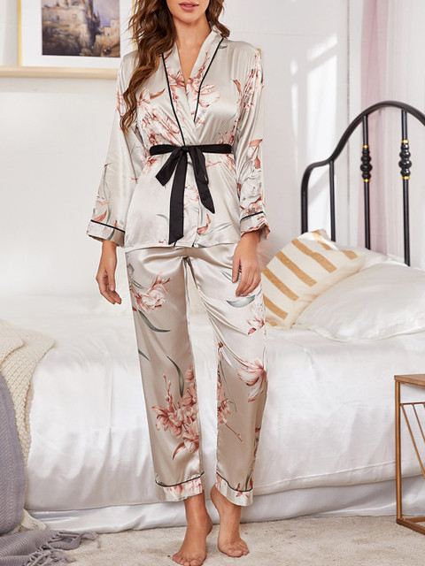 

URBANIC Women Grey & Brown Printed Night suit