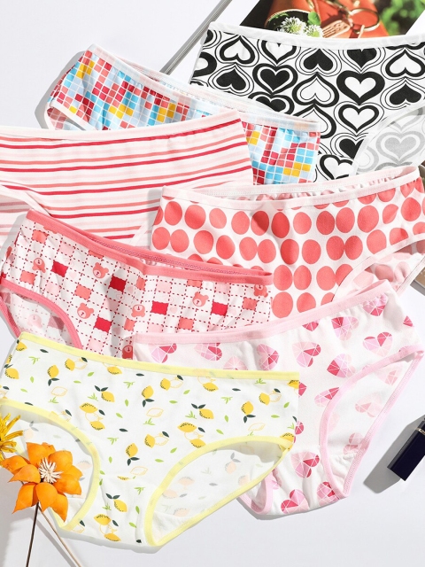 

URBANIC Women Pack Of 7 Printed Basic Simplicity Briefs, Yellow