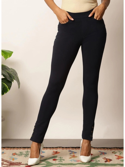 

Lakshita Women Blue Solid Jeggings