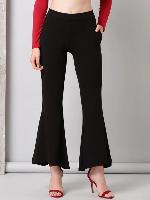 

Lakshita Women Black Solid Jeggings