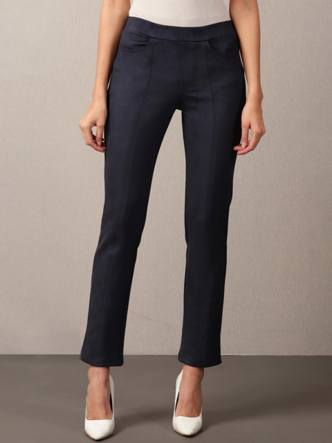 

Lakshita Women Blue Solid Jeggings