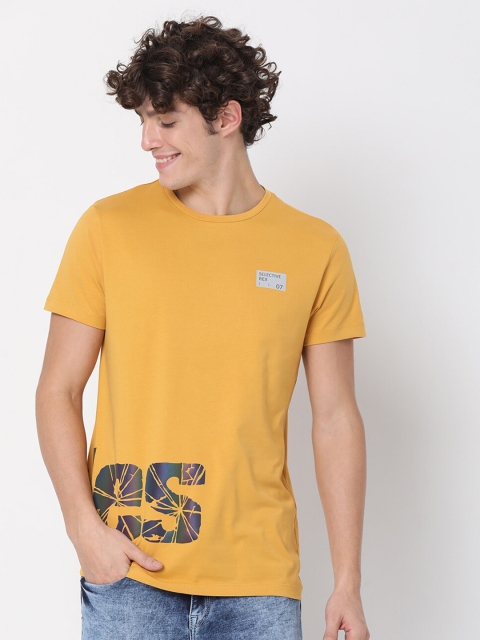 

Rex Straut Jeans Men Yellow Typography Printed Applique Slim Fit T-shirt