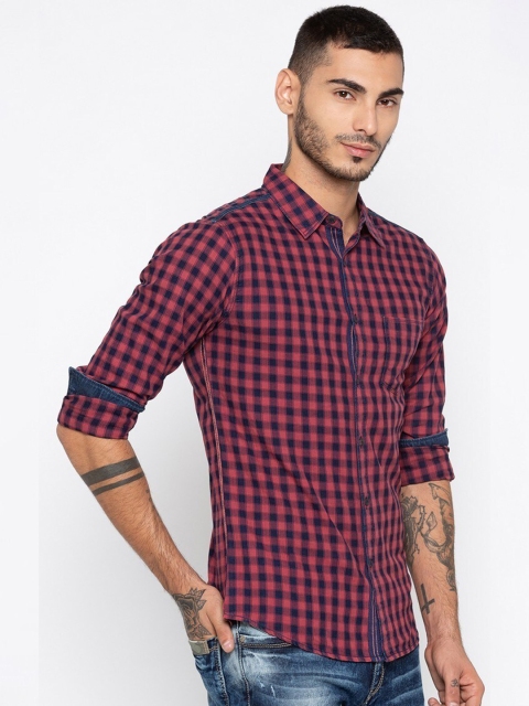 

SPYKAR Men Pink Slim Fit Checked Casual Shirt