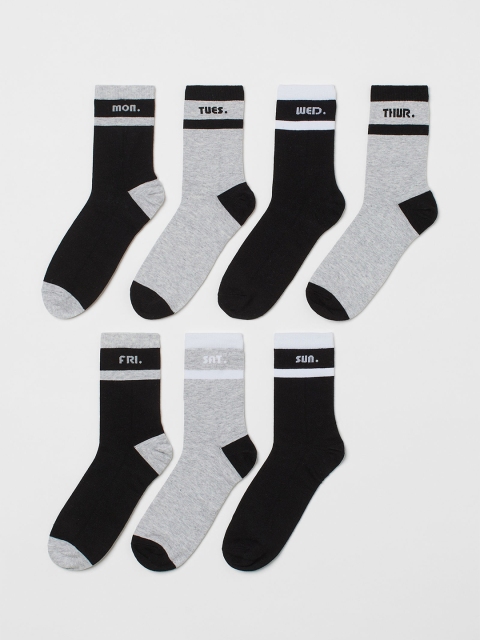 

H&M Boys Pack of 7 Black & Grey Patterned Above Ankle Length Socks