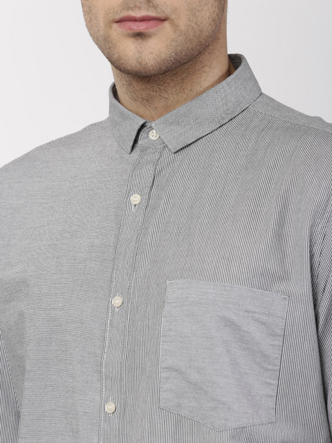

ether Men Grey & White Slim Fit Striped Casual Shirt