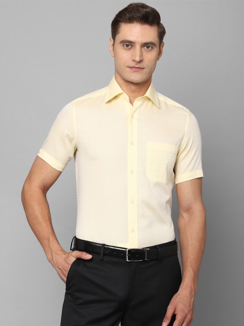 

Louis Philippe Men Yellow Regular Fit Solid Formal Shirt