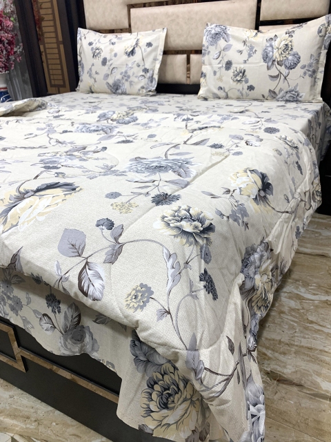 

Pure Decor Cream Colored Printed Bedding Set