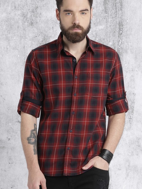 

Roadster Men Navy & Red Checked Casual Shirt, Navy blue