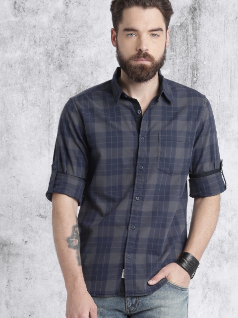 

Roadster Men Navy Blue & Grey Checked Casual Shirt