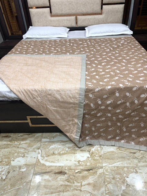 

Pure Decor Unisex Brown Blankets Quilts and Dohars