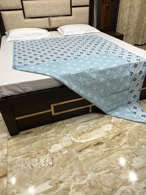

Pure Decor Unisex Blue Blankets Quilts and Dohars