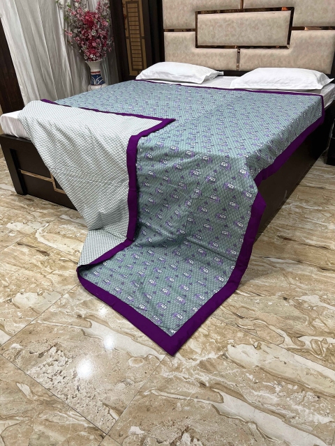 

Pure Decor Unisex Green Blankets Quilts and Dohars