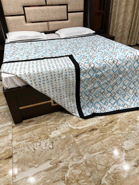 

Pure Decor Unisex Blue Blankets Quilts and Dohars