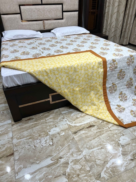 

Pure Decor Unisex Yellow Blankets Quilts and Dohars