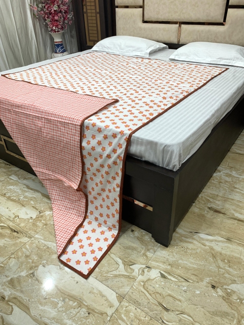 

Pure Decor Unisex Red Blankets Quilts and Dohars