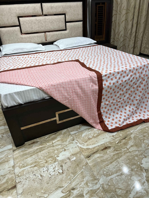 

Pure Decor Unisex Peach Blankets Quilts and Dohars