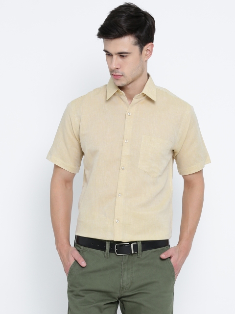 

Hancock Men Beige Slim Fit Solid Semiformal Shirt