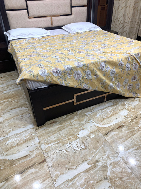 

Pure Decor Brown Floral Printed 300 TC Pure Cotton King Size Duvet Cover