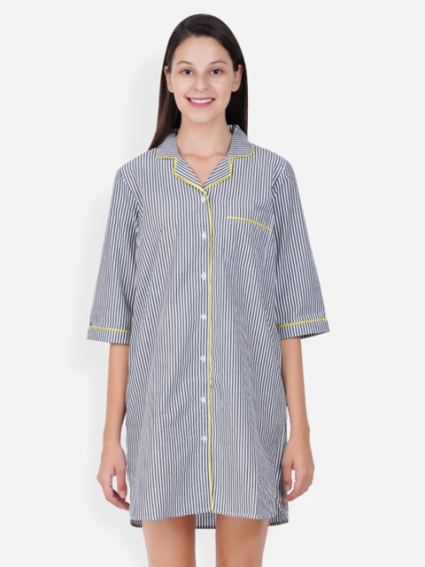 

Smugglerz Grey Printed Nightdress