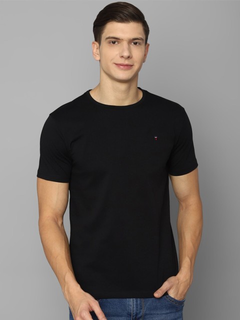 

Louis Philippe Sport Men Black Applique Slim Fit T-shirt