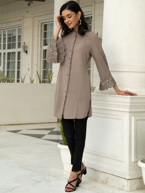 

Lakshita Women Red Crepe Kurta