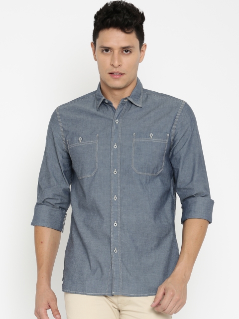 

Lee Men Blue Slim Fit Solid Casual Chambray Shirt