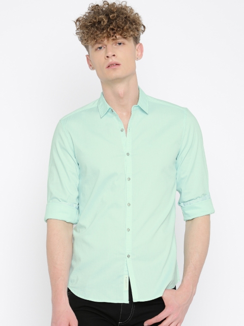 

Lee Men Sea Green Slim Fit Solid Casual Shirt