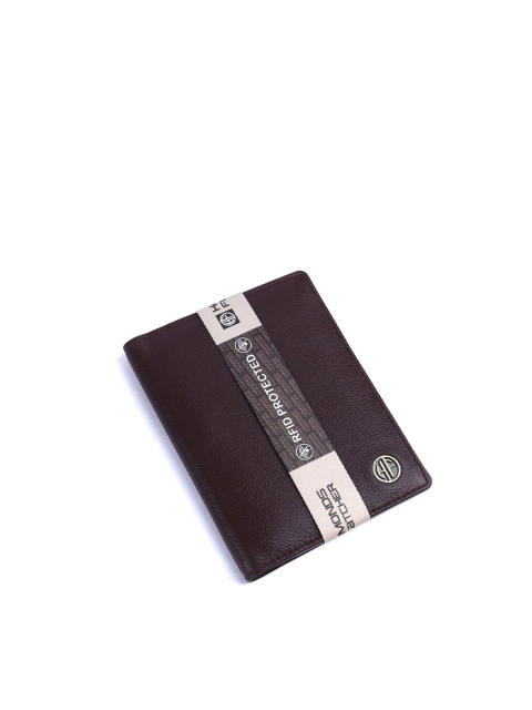 

HAMMONDS FLYCATCHER Unisex Brown Leather Passport Holder
