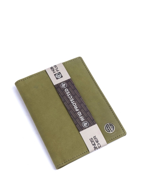 

HAMMONDS FLYCATCHER Unisex Green Leather Passport Holder