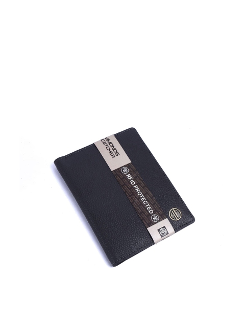 

HAMMONDS FLYCATCHER Unisex Grey Leather Passport Holder