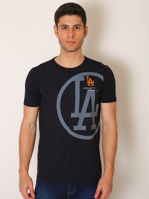 

VINSON Men Black Typography Printed Slim Fit T-shirt