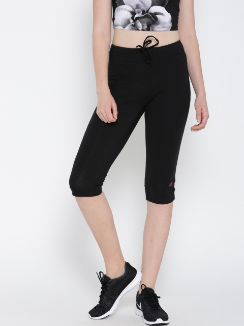 

Jockey Women Purple Solid Regular Fit Capris