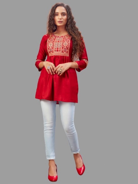 

TORONFRAS Women Maroon Empire Embroidered Kurti