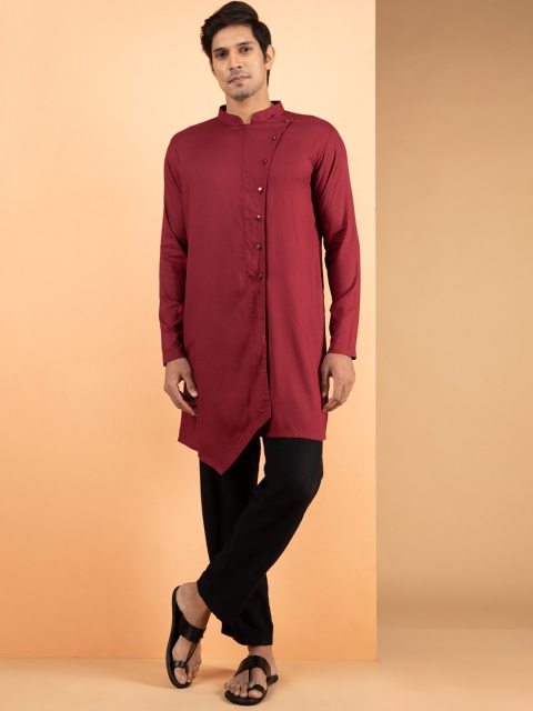 

INDIYUNG Men Red & rumba red Thread Work Kurta