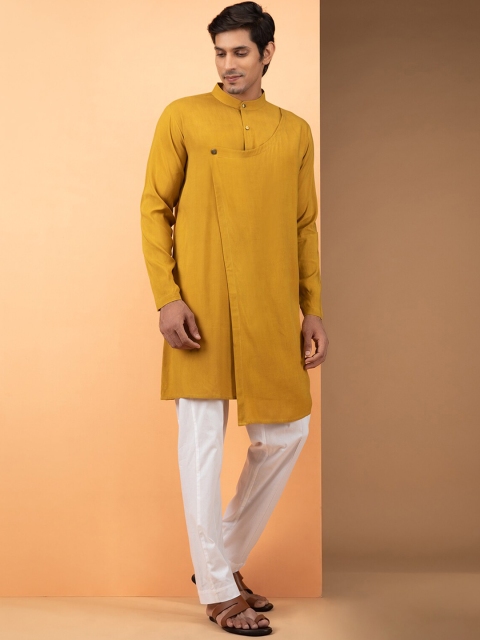 

INDIYUNG Men Yellow & tawny olive Pathani Kurta