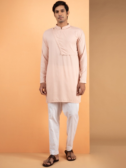 

INDIYUNG Men Pink Thread Work Pathani Kurta