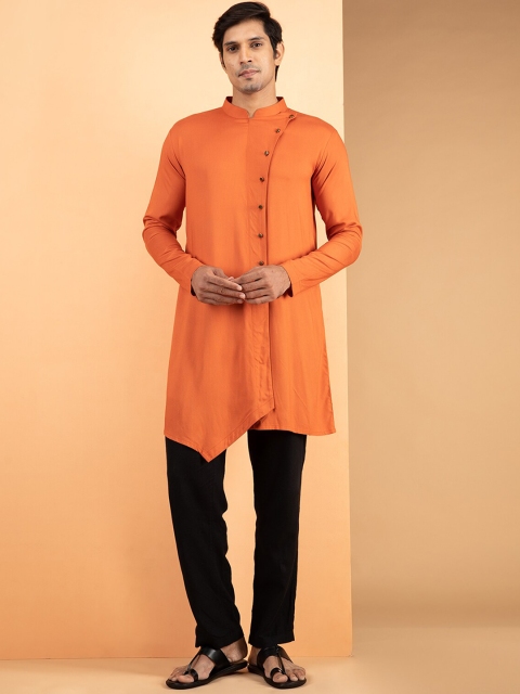 

INDIYUNG Men Orange Thread Work Kurta