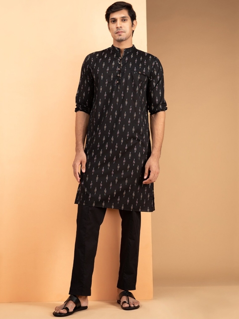 

INDIYUNG Men Black & tap shoe Cold-Shoulder Sleeves Kurta