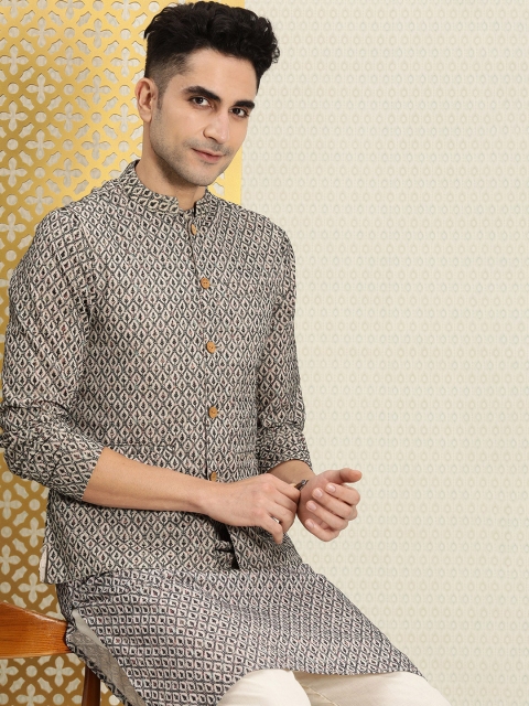 

House of Pataudi Men Beige & Green Embroidered Jashn Nehru Jacket