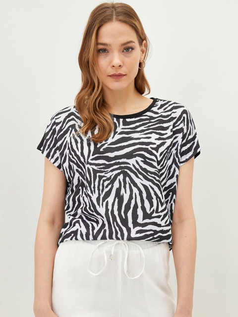 

LC Waikiki Women White & Black Printed T-shirt