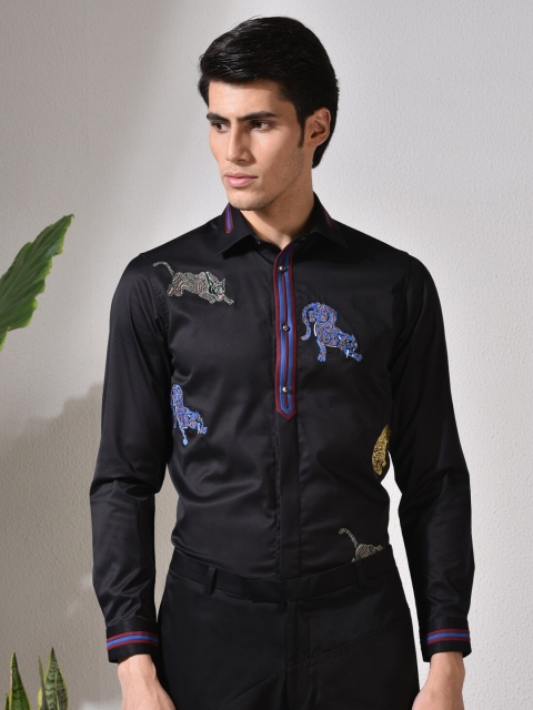 

ABKASA Men Black Sharp Slim Fit Animal Printed Casual Shirt