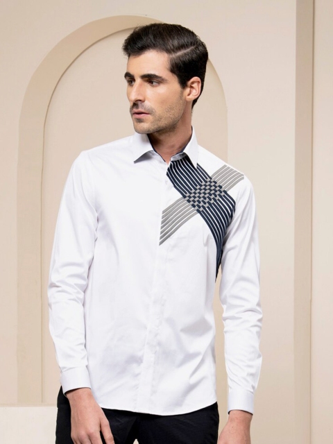 

ABKASA Men White Sharp Slim Fit Multi Stripes Casual Shirt