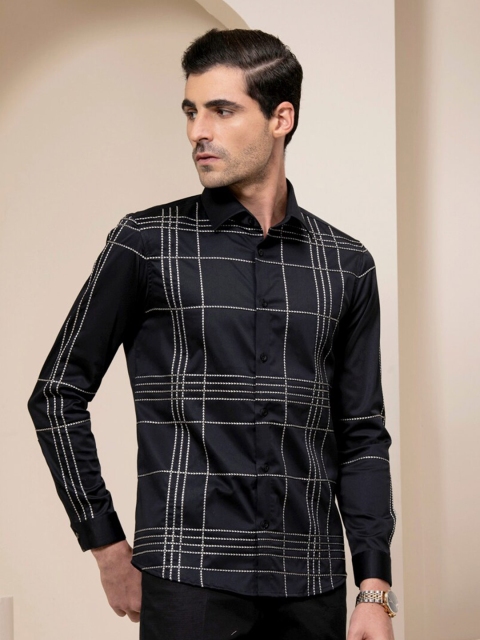 

ABKASA Men Black Sharp Slim Fit Grid Tattersall Checks Casual Shirt