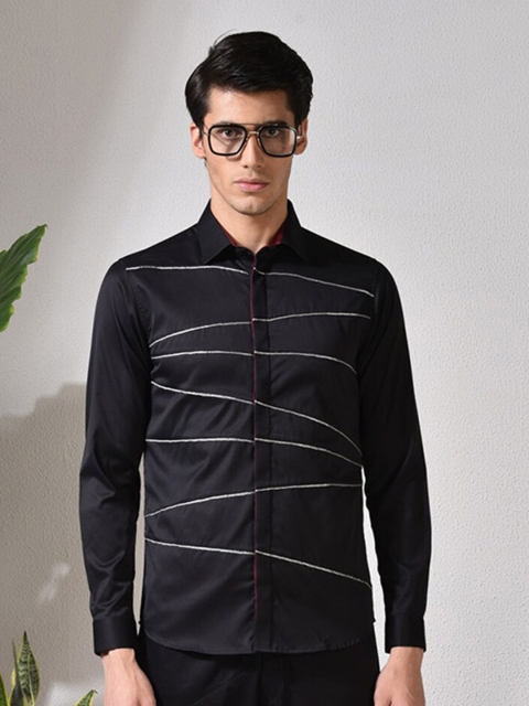 

ABKASA Men Black Sharp Slim Fit Horizontal Stripes Casual Shirt