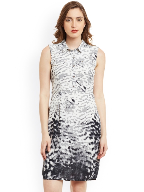

Latin Quarters Women Black & White Printed Sheath Dress