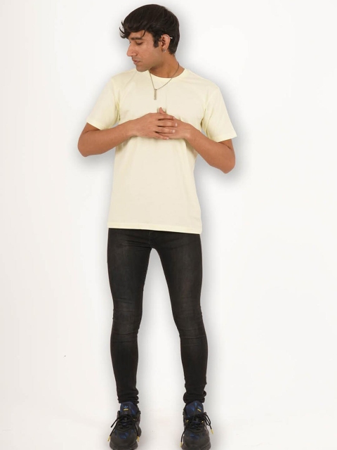 

Melangebox Men Lime Green & pearled ivory Sports V-Neck Applique T-shirt