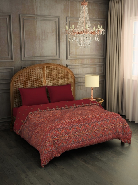 

SPACES Unisex Red Blankets Quilts and Dohars