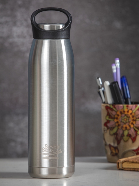 

GOODHOMES Silver Toned & Black Solid Vacuum Insulated Stainless Steel Water Bottle