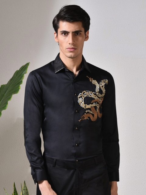 

ABKASA Men Black Sharp Slim Fit Printed Cotton Casual Shirt