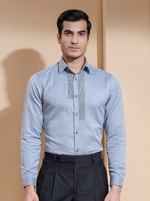 

ABKASA Men Grey Sharp Slim Fit Striped Cotton Long Sleeves Casual Shirt